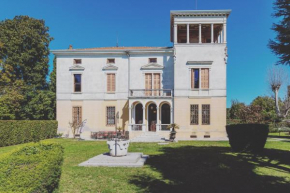 Villa Liberty Venezia -Jacuzzi and Gardens- Dimora Storica a soli 20km da Venezia Mira